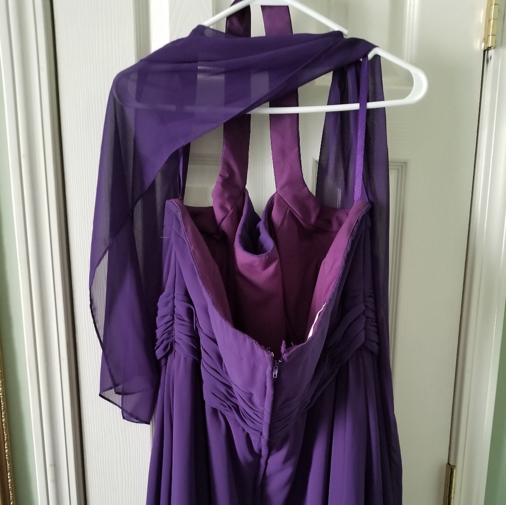 Dress - Picture 3 of 3
